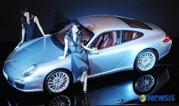 스포츠카 포르쉐 뉴911 신차 발표회