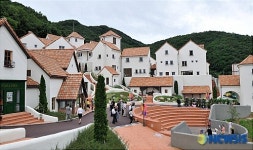 가평군 청평호변에 조성된 프랑스 문화마을