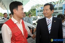 LPG충전소 방문한 정세균 대표
