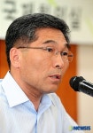 인사말하는 박봉석 본부장