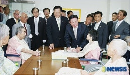 정우택 지사 노인요양원 방문