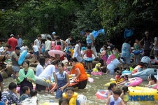 무더위를 피해 계곡으로