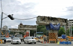 하늘 보이는 혜화동 교차로