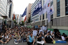 기륭전자 비정규노동자 문제 해결하라!