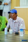 답변하고 있는 김재수 원정대장