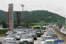 꽉 막힌 중부고속도로