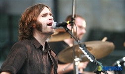 열창하는 벤 기버드