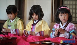 색, 미, 향 느끼면서 마시는 차