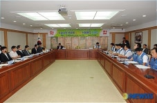 수원시와 공무원노조 단체협약 조인식 가져