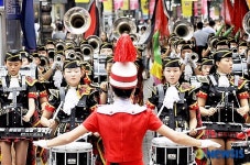 지휘자 손짖 따라