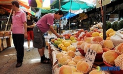제수용품 가득한 시장