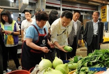 주문진 재래시장 찾은 유인촌 장관