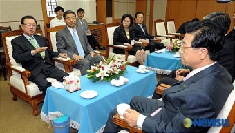 강원도청 방문한 박희태 대표