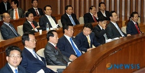 한나라당 새벽 의원총회