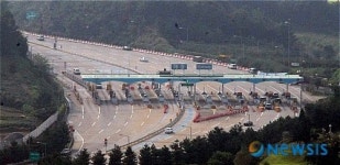 한산한 매송 톨게이트