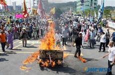 성난 농심(農心), 불타는 농기계
