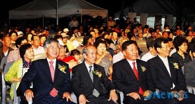 김해예술제 관람 참석자들