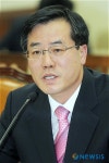 질의 답변하는 정승 식품산업본부장