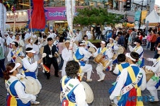 탈춤축제로 신명난 안동시가지