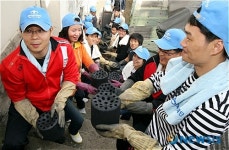 GM DAEWOO, 협력업체와 함께 사랑의 연탄 배달