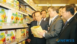 원산지 표시 이야기하는 윤여표 식약청장