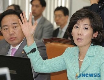 이의 제기하는 나경원간사