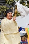 굿판을 벌여보자