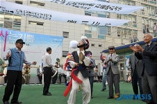 전통풍물굿에 덩실덩실