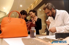 명품을 만드는 장인의 손길