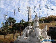 <송기자 여행사진> 조각상이 세워진 우수영관광지
