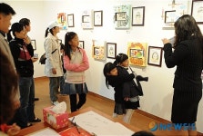 그림도 보고 사진도 찍고..