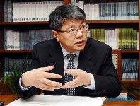 복지에 대한 이야기 하는 김용하 원장