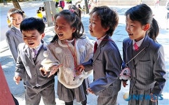 근심걱정 잊게 만드는 어린이들의 밝은미소