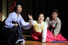 몽룡이 기다리는 춘향의 애절함