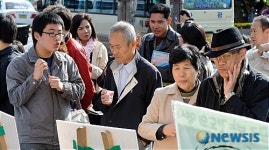 인사동에서 펼치는 동산고등학교 반크팀의 홍보전