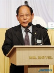 축사하는 김동환 교령