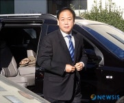 수원지법 들어서는 박종희의원