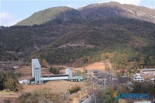 제석산 아래 자리한 태백산맥 문학관