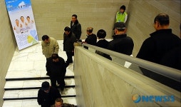 박람회장으로 입장하는 어르신들