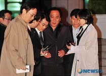 구속되는 정광용씨