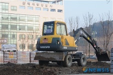 마무리공사 중인 김해서부경찰서