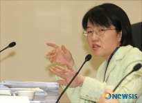 질의하는 박선숙의원