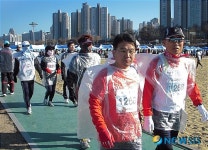추위와 싸우러 가는 길