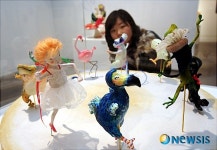 동화 속 캐릭터 구경하세요