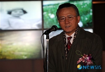 인사말하는 김석우 전 통일부차관