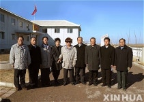 미곡협동농장 시찰한 김정일 위원장
