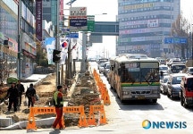 각종 공사로 교통 혼잡