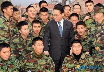 유인촌 장관, 군장병 격려