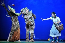 동심의 세계로 인도하는 뮤지컬 오즈의 마법사