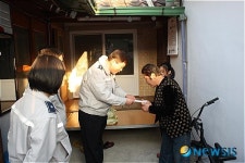 뺑소니 피해자 자녀에게 장학금 전달